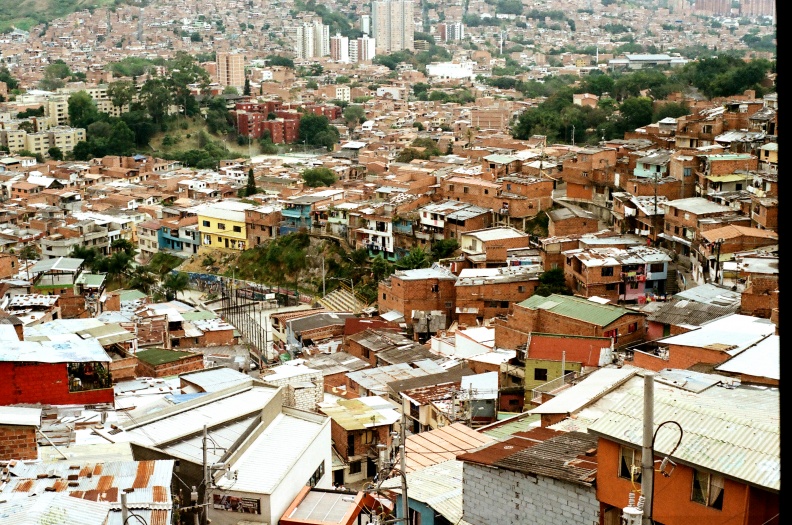 Barrio de Medellín.jpg