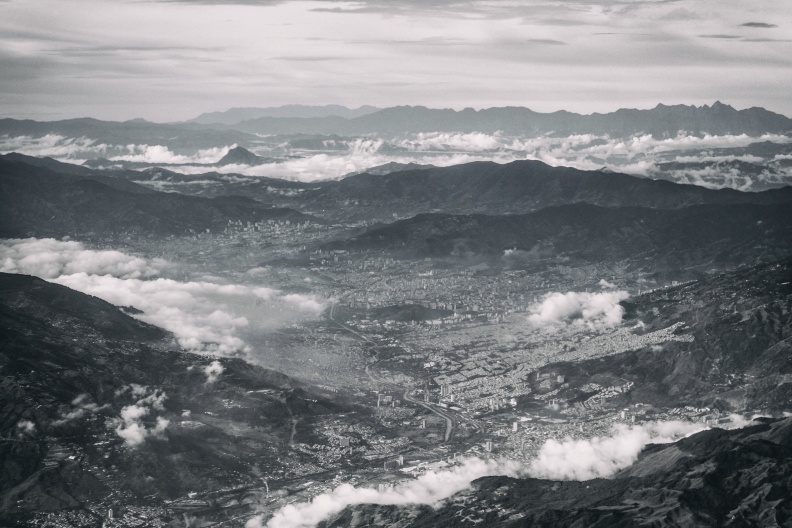 Medellín desde un avión.JPG